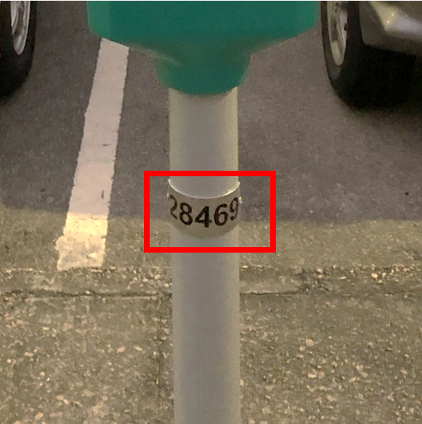 现场咪表柱上的编号